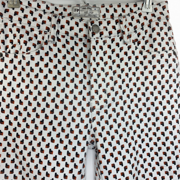 Free People‎ Womens Size 27 Skinny Jeans Printed FP Logo White NWOT - Picture 4 of 6